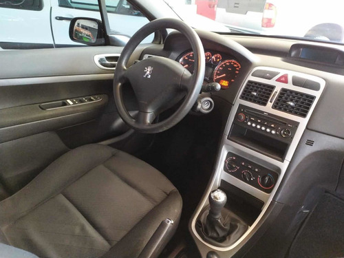 Peugeot 307 1.6 Presence Pack Flex 5p 2011