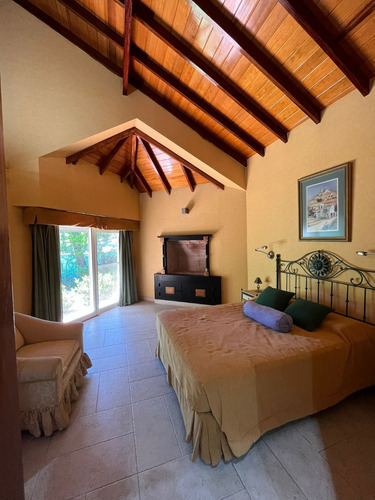 Chalet De Categoría En Country Club Los Cardales
