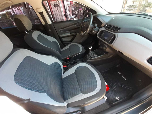 Imagen 4 de 9 de Chevrolet Onix Nlt