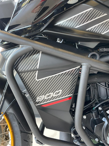 Qj Motor - Srt 800 Negra