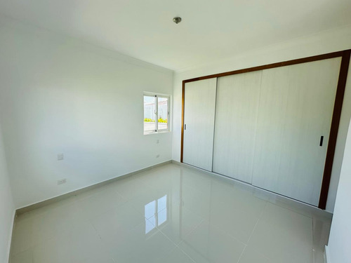 Punta Cana-vista Cana,se Vende Villa Nueva De 3 Habitaciones