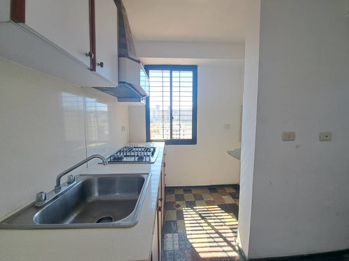 Imagen 6 de 15 de Rosaura Cortez Vende Apartamento En Los Mangos Valencia Res. Sinamaica
