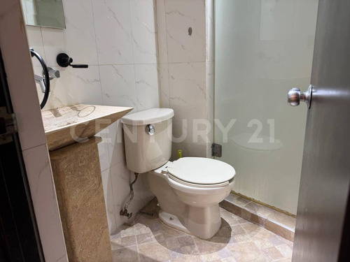Departamento En Renta En Paseos De Taxqueña, Cdmx