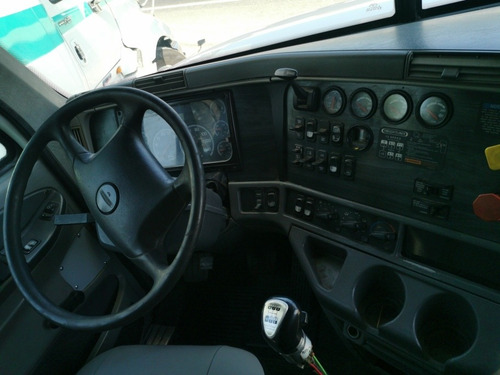 Imagen 4 de 5 de Tracto Freightliner Columbia
