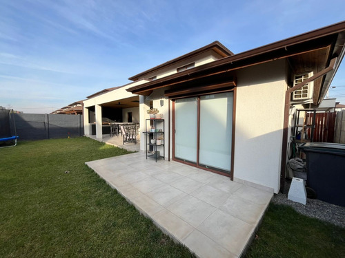 Casa En Arriendo, Parque El Avellano, Las Rastras