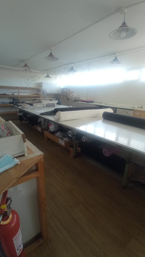 Estupendo Taller Confección O Comoda Casa Particular