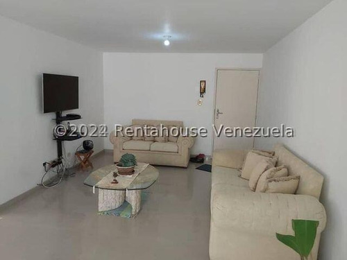 Apartamento En Alquiler, Colinas De La Tahona #24-26858