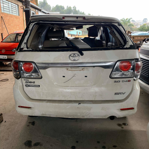 Imagem 2 de 6 de Sucata De Toyota Sw4 Hilux 3.0 Automática Pra Retirar Peças