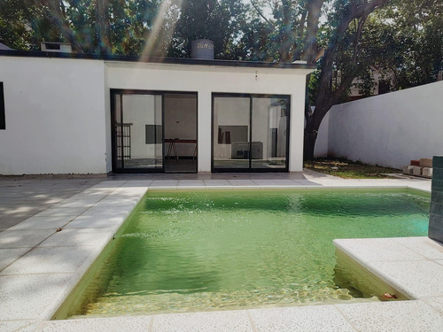 Casa En Arguello A Estrenar Con Pileta