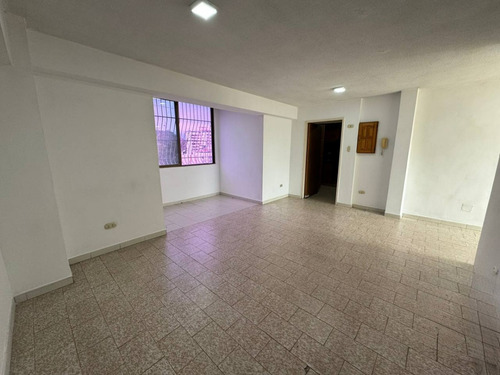 En Alquiler Apartamento Urb San Isidro Maracay Código 267284