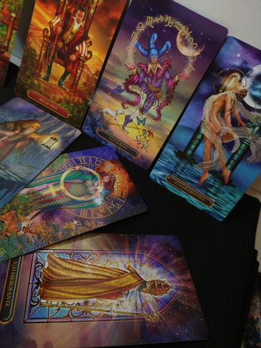 Imagem 8 de 8 de Gilded Tarot Royale Dourado Real + Toalha Preta + Saquinho