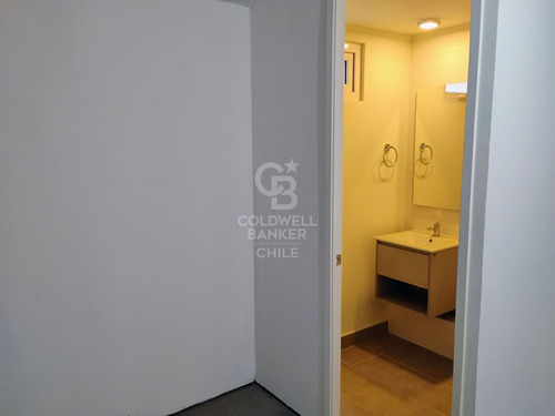 Local Comercial De 45m2 Sobre Av. Irarrázaval