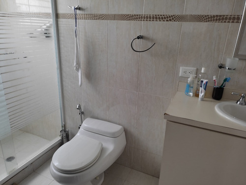 Imagen 10 de 11 de Rfc Apartamento En Venta En La Urbina Remodelado Y Amoblado Listo Para Mudarte Mls #22-18460 Isabel Fragozo Rent A House
