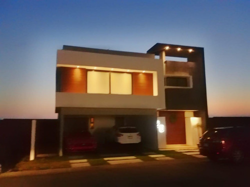 Punta Tiburon, Laguna 4 Casa En Venta 3 Recamaras, Alberca Y Cuarto De Servicio