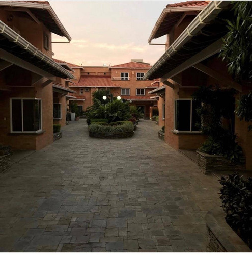 Imagen 2 de 10 de Townhouse En Venta En Terrazas Del Country Cód 157866 Lucrecia Escorcha