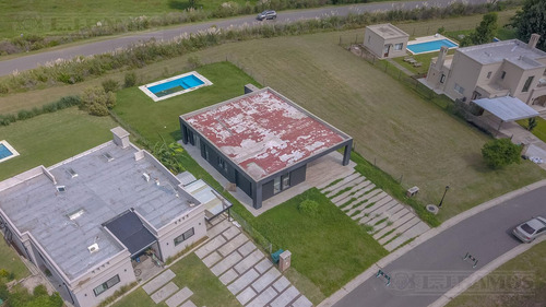Casa En San Sebastián Área 2 Mb