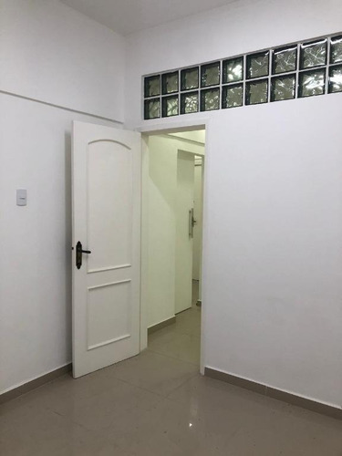 Imagem 2 de 18 de Sala Comercial Na Marechal Deodoro, 42 M² Por R$ 1.000/mês - Centro - Curitiba/pr - Cj0004