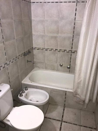 Imagen 3 de 4 de Venta Casa - La Plata