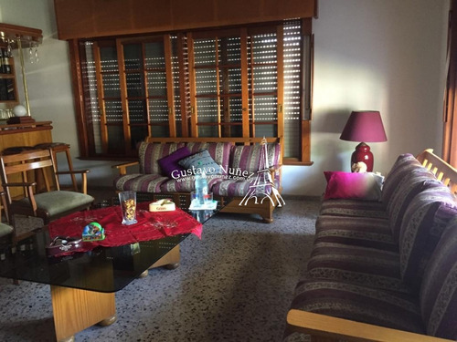 Excelente Chalet En Zona Céntrica De Piriápolis.- Ref: 3222