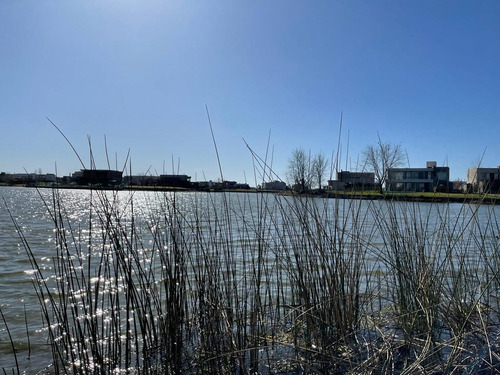 Imagen 8 de 12 de Lote En Venta En El Cantón Barrio Islas A Laguna