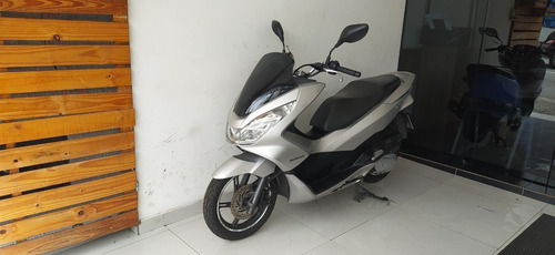 Imagem 3 de 9 de Honda Pcx 150 2018 Tebi Motos