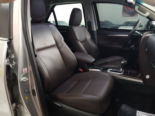 Imagem 11 de 20 de Toyota Hilux Sw4 2.8 Srx 4x4 7 Lugares Blindada 16/2016