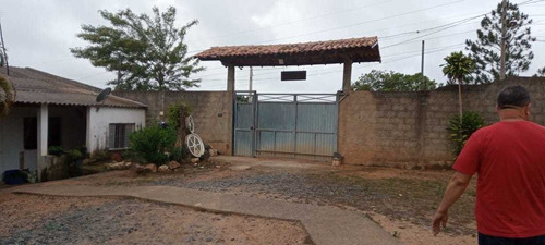 Imagem 4 de 14 de Oportunidade-chácara Com 3.000 M², Casa Com 02 Dormitórios!!