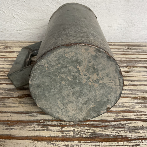 Antiguo Bote Medidor Zinc 2 Lts (Usado)