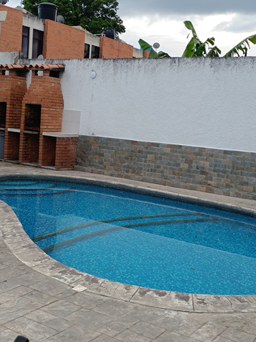 Leandro Araque Inzitu Realtors Vende Townhouse Amoblado En Residencias Mucubají Naguanagua Urb. Guayabal