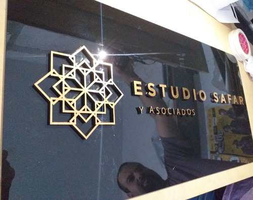 Logos/letras Corpóreas Con Frente Dorado