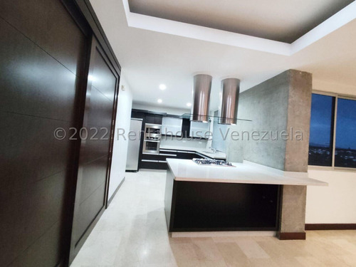 José Trivero Vende Elegante Apartamento, Ubicado En Uno De Los Condominios Más Exclusivos De Barquisimeto, Cuenta Con 400 M2