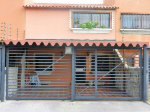 Imagen 1 de 14 de Town House En Venta