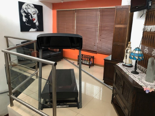 Imagen 13 de 30 de En Venta Una Espectacular Y Lujosa Quinta, Totalmente Equipada Y Amoblada, Ubicada En Bosque Valle.