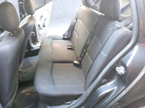 Imagen 10 de 11 de Renault Clio 1.2 Mío Authentique Pack Abs Abcp 2014