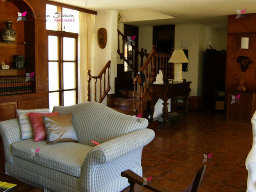 Casa En Mansa, 5 Dormitorios *- Ref: 7424