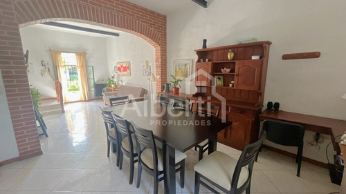 Venta Casa 4 Ambientes En El Palomar.