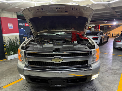 Chevrolet Cheyenne 5.3 2500 Cab Ext B 4x4 Mt
