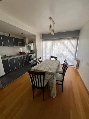 Departamento De 2 Dormitorios En Alquiler En 48 E/ 24 Y 25