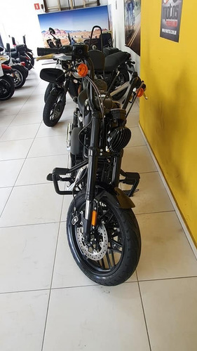 Harley Davidson Roadster 1200 - 2018 - Equipada