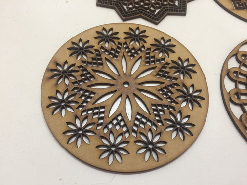Imagen 10 de 10 de Mandala Souvenir Laser De Fibrofacil Somos Fabricantes 15cm