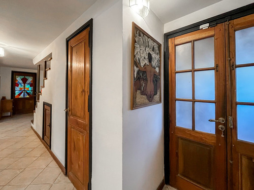 Casa De 3 Dormitorios En Casco Urbano, De La Plata.