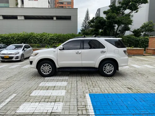 Toyota Fortuner 2.7 Gasolina 4x4 Automática Segundo Dueño