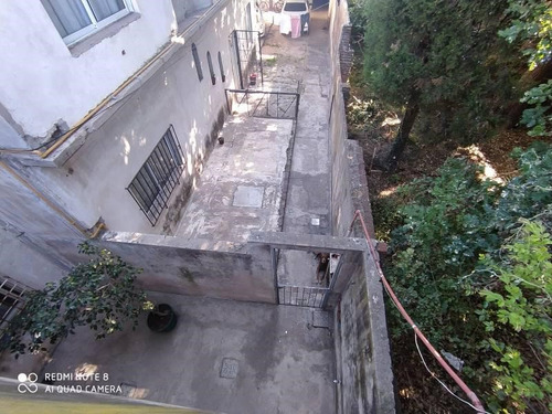 Propiedad En Block - Local, 2 Ph De 3 Ambientes, Y Un Local Y Duplex Para Construir - Lanús Oeste