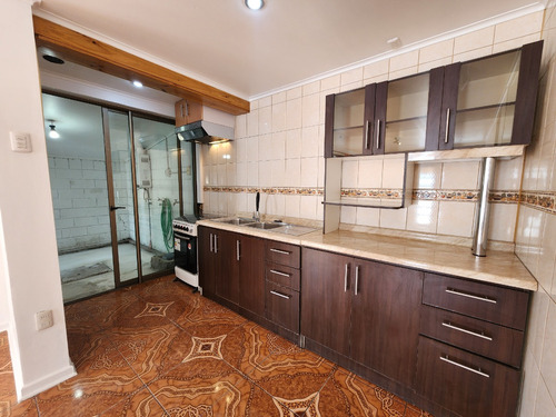 Venta Casa Remodelada Pasaje 8 , La Cisterna