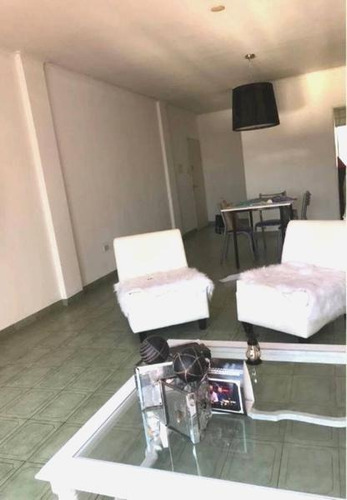 Imagen 1 de 4 de Venta Amplio Departamento Zona Centro