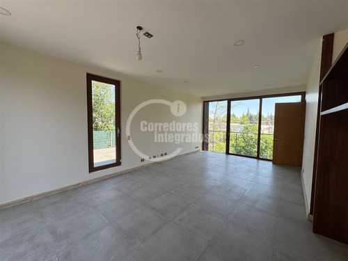 Casa En Venta De 7 Dorm. En Las Condes