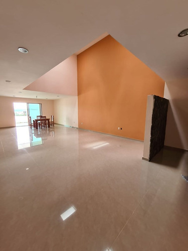 Imagen 9 de 30 de Preciosa Casa En Venta En Cumbres Del Lago