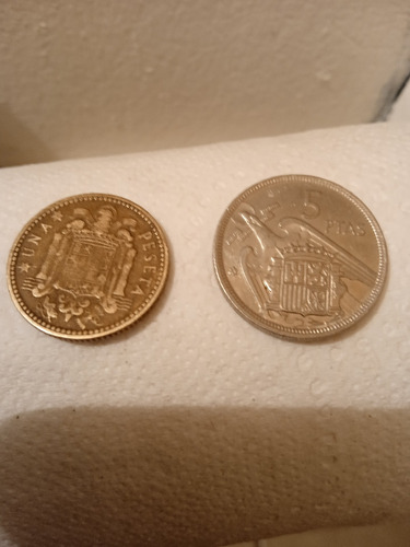 Son 2 Monedas De  1 De 5 Ptas 1957 La Otra De 1ptas 1947