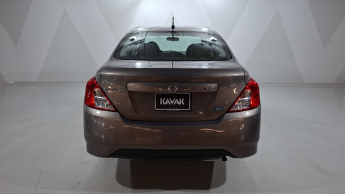 Nissan Versa 1.6 SENSE TA AC