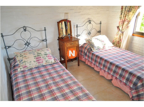 Casa En Venta Y Alquiler, Golf, Punta Del Este, 4 Dormitorios.- Ref: 205929